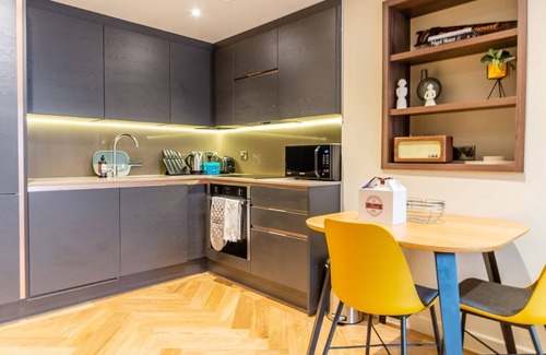York Apartment | 24 Hudson Quarter - a couples retreat that sleeps 2 guests in 1 bedroom