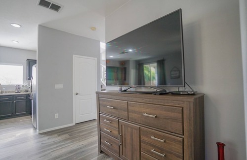 North Las Vegas House | 2400SqFt House 6beds 3bath Pool table BBQ