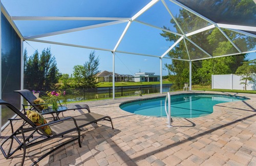 Pelican Villa | 25% Fall Discount! Pet Friendly! Pool!