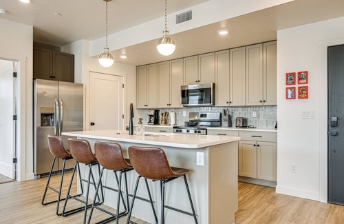St. George Apartment | 25 Mi to Zion: Rock 'n' Roll Condo w/Mtn View!