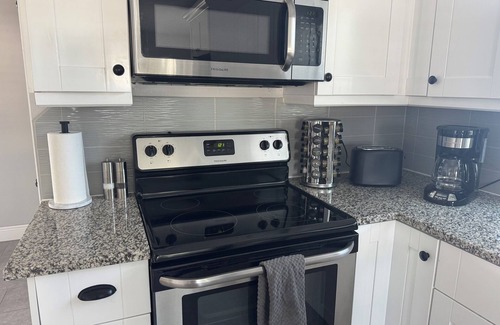 Ridge Wood Heights House | 25% off in Oct - SandyFeet - family-friendly, private heated pool, 5 mi to beach