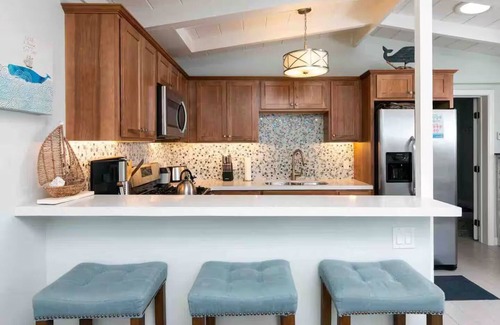 Pierpont Bay House | 25% Off Sept! Walk To Beach, Beautiful Ocean Views