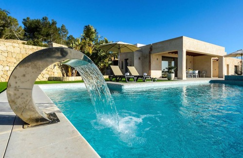 Sant Antoni de Portmany Villa | 250 m² Villa ∙ 1 bedroom ∙ 6 guests