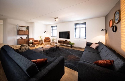 Thorn House | 255 m² House ∙ 8 bedrooms ∙ 16 guests