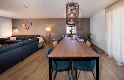 Thorn House | 255 m² House ∙ 8 bedrooms ∙ 16 guests