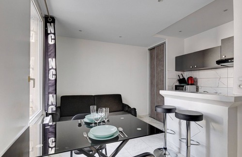 Combat Apartment | 255 Suite Homard - Superb apartment in Paris