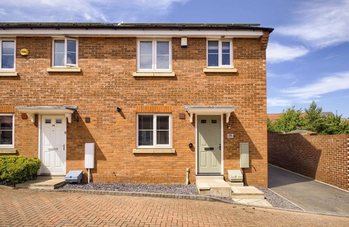 Thringstone House | 26WWC Sleeps 5 |Private Parking | Arena Coventry