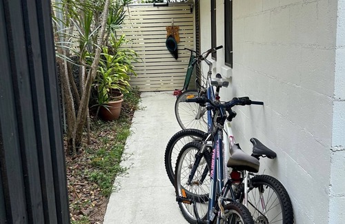 Rainbow Beach House | 27 Green Valley Drive - Rainbow Beach. Beach Chalet, Pets welcome