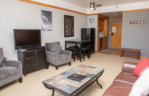 Mountain House Hotel | 2759 Slopeside 1 Bedroom Condo by RedAwning