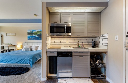Mountain House Condo | 2782 Slopeside 1 Bedroom Condo by RedAwning