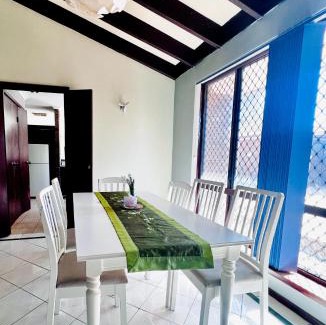 Booragoon House | 28 OFF Affordable Beautiful Queen Bedroom Near City Swan River Fremantle University