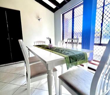 Booragoon House | 28 OFF Affordable Beautiful Queen Bedroom Near City Swan River Fremantle University