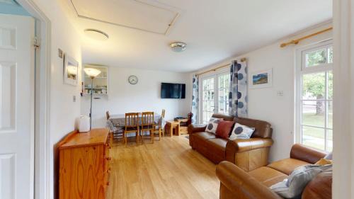 Saint Erth Praze House | 28 Tudor Court, Tolroy Manor