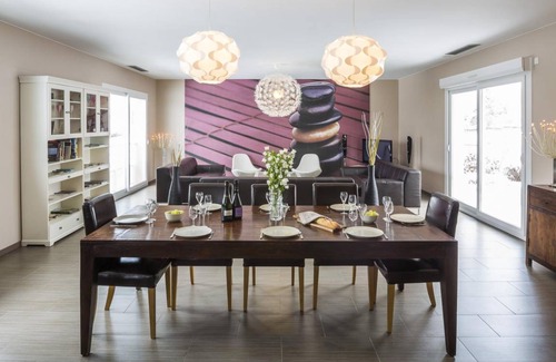 Baroville House | 288 m² Gîte ∙ 5 bedrooms ∙ 14 guests
