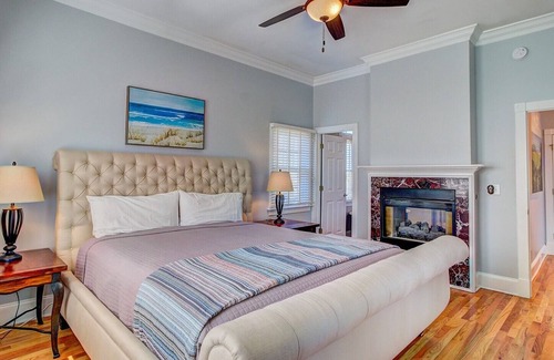 Ocean Point House | 29 Ocean Point | AvantStay | Luxe Kitchen, Balcony