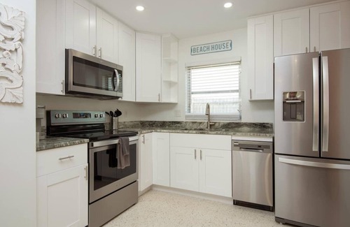 Safety Harbor Cottage | 2A Newly Renovated 1/1 at Coastal Cottages