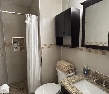 Queens Apartment | 2B2B unit next to Bayside LIRR