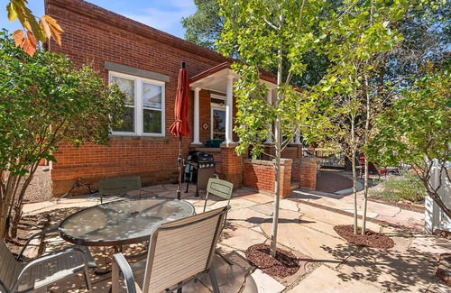 South Capitol House | 2BD/1B Santa Fe by Plaza, Railyard & Canyon Rd. Pet Friendly.