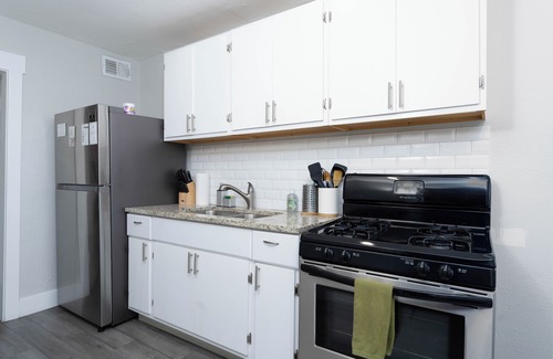 Del Mar Apartment | 2BDR+Extd Stay Discounts+Central+RemoteWork