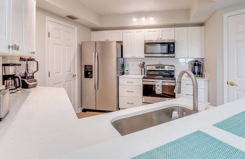 New Smyrna Beach Condo | 2Bdr Oceanwalk Getaway w/Pool & Hottub!