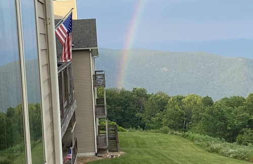 Chestnut Springs Condo | 2bed/2bath at Overlook-Family and dog friendly! 🐕
