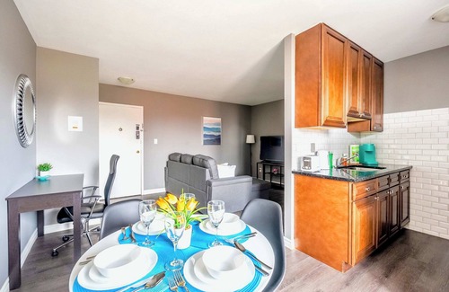 Rosedale Apartment | 2Bedroom Condo unit- Near DT Hamilton!