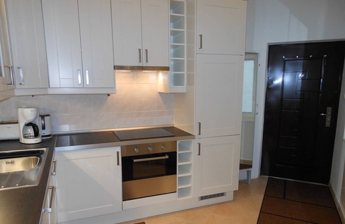 Vienna Apartment | 2bedroom Family Home, Air-Conditioning, Cable TV, Wifi, Metro