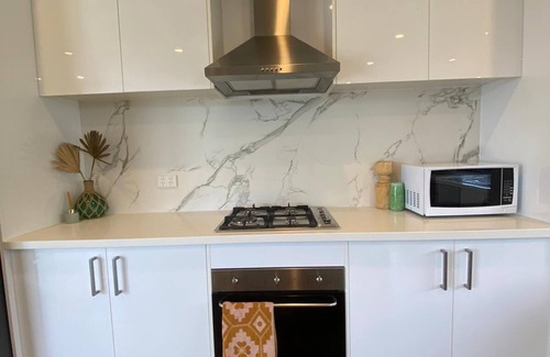 Pascoe Vale South House | 2Bedroom Tranquil Townhouse CLOSE TO CITY AND AIRPORT