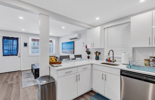 Manasquan House | 2BR 1BA Steps to the Sand I