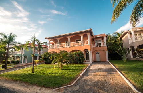 West End Apartment | 2BR/2BA VILLA 5A, FREE BREAKFAST