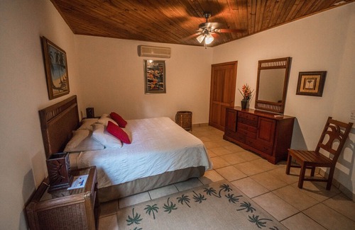 West End Apartment | 2BR/2BA VILLA 5A, FREE BREAKFAST