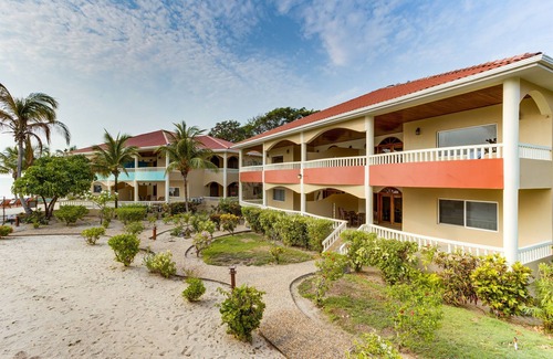 Placencia Villa | 2BR Beachfront Villa w/Pool, Perfect for Relaxing