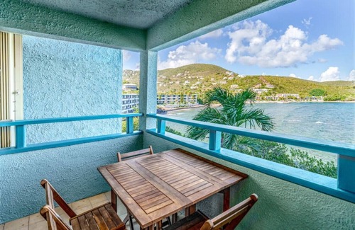 Bolongo Bay Condo | 2BR condo w/pool - 5 min walk to the beach!