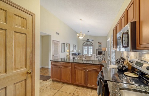 Whitney Beach Cottage | 2BR Cottage Bayside Close to the Pool