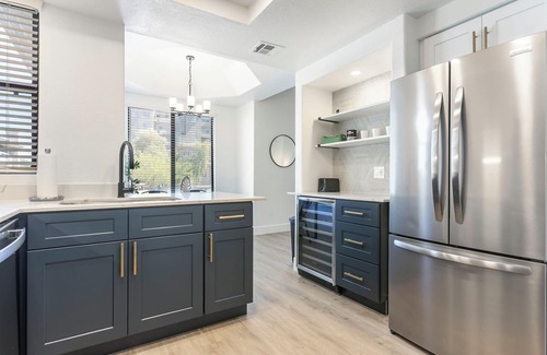 Kierland Apartment | 2BR CozySuites at Kierland Commons with pool #05