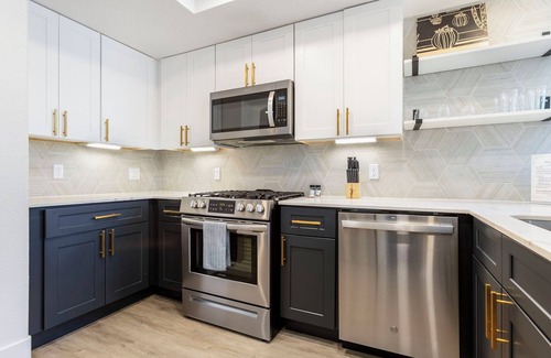 Kierland Apartment | 2BR CozySuites at Kierland Commons with pool #05