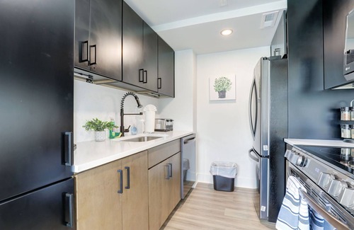 Radnor - Fort Myer Heights Apartment | 2BR Executive Apartment by Envitae