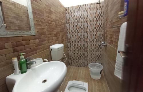 Lahore Apartment | 2BR Fully Furnished Modern House at Prime Location