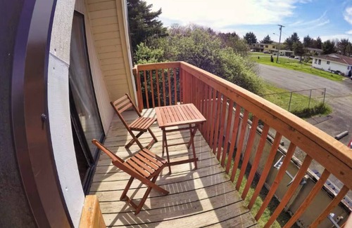 Ocean Shores Villa | 2BR Hawaiian Beach Villa - Walk to Beach - Pet-Friendly, Sleeps 7