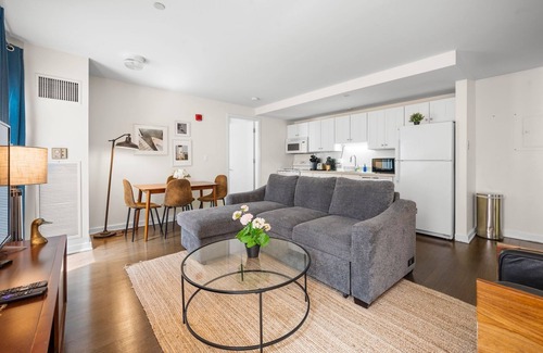 Theatre District Apartment | 2BR in Downtown Boston 9898