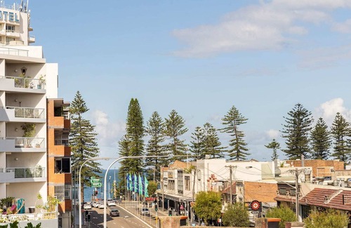 Brighton-le-Sands Apartment | 2BR Modern Beachside Oasis