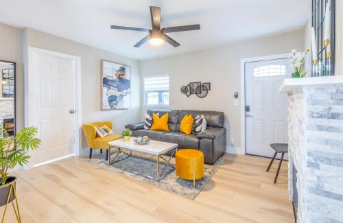 Flagami House | 2BR Modern - Top Location, Terrace - 6 min to Coral Gables