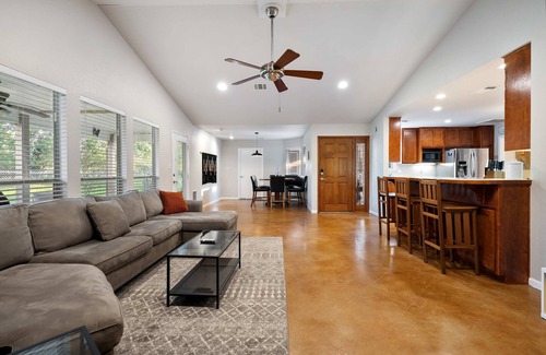 Marble Falls House | 2BR Texas Countryside Home!