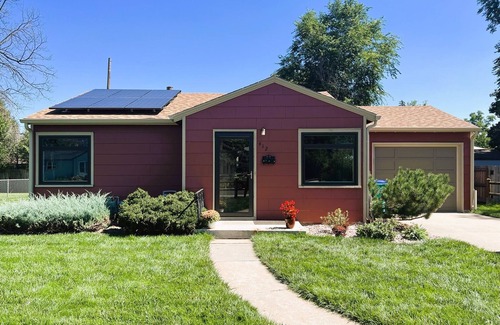 Old Town Cottage | 2BR Urban Retreat Close to Downtown: Yard, Patio, Modern Amenities