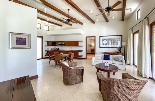 Pristine Bay Villa | 2BR Villa w/pool at Las Verandas (1)