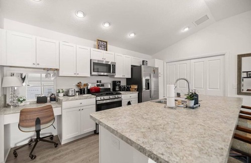 Sumter County Apartment | 2BR Villager | Golf Cart Near Pools & Fun