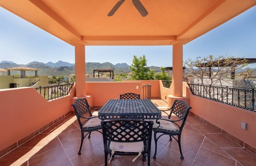 Nopolo House | 2BRs Home/Agua viva area near tennis courts