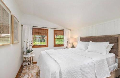 Saugatuck House | 2min walk Downtown - Outdoor Patio - Pet Friendly