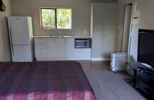Taupo Cottage | 2mins walk to lake. Wharewaka Point