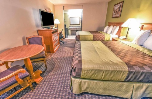 Glendale House | 2QNS-2 Queen Beds Non Smoking